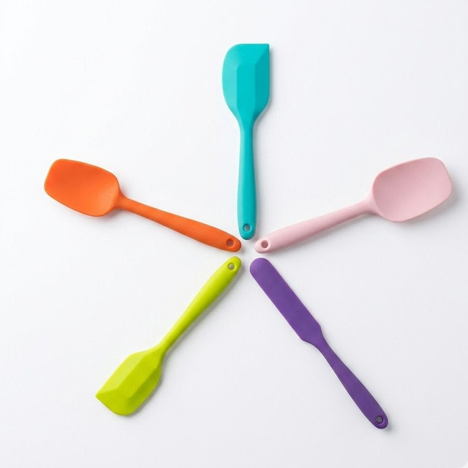 Brisyvo Durable Heat-Resistant Silicone Spatulas - Versatile Kitchen Utensil Set for Nonstick Cookware - Ergonomic One-Piece Design for Sautéing & Pasta - 5 Colorful Pieces